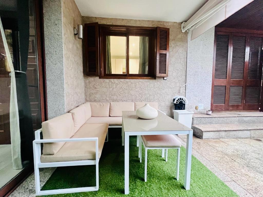 Apartamento Adosado Con Terraza En Playa America, Nigrán Exterior photo